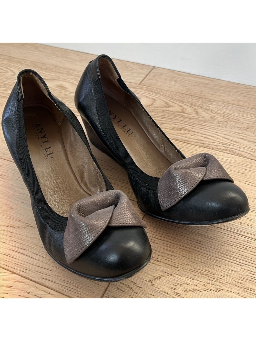 ANYI LU Leather Wedge Ballet Shoes Elastic Sides Bow Detail Italy Chic Business